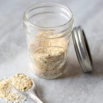Homemade Onion Soup Mix in Glass Jar