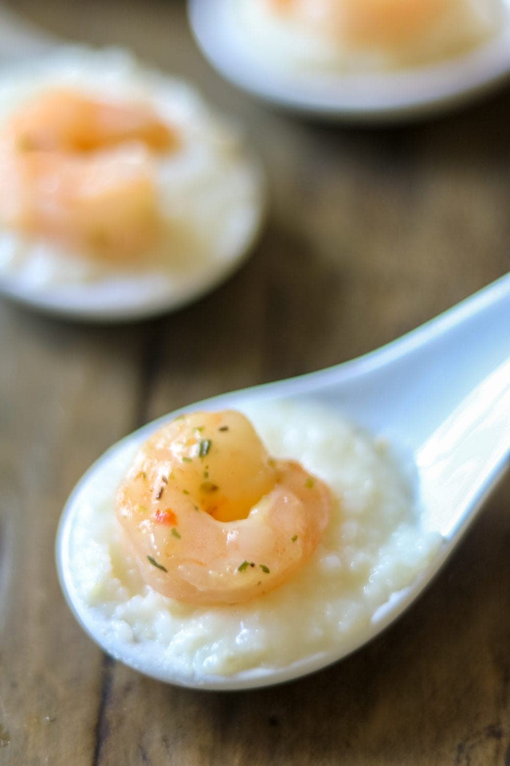 Mini Shrimp and Grits Appetizer Bites: Easy Holiday Party 
