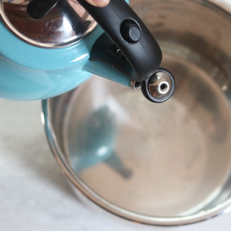 Sanitizing inner pot of Instant Pot by pouring Boiling water over inner pot