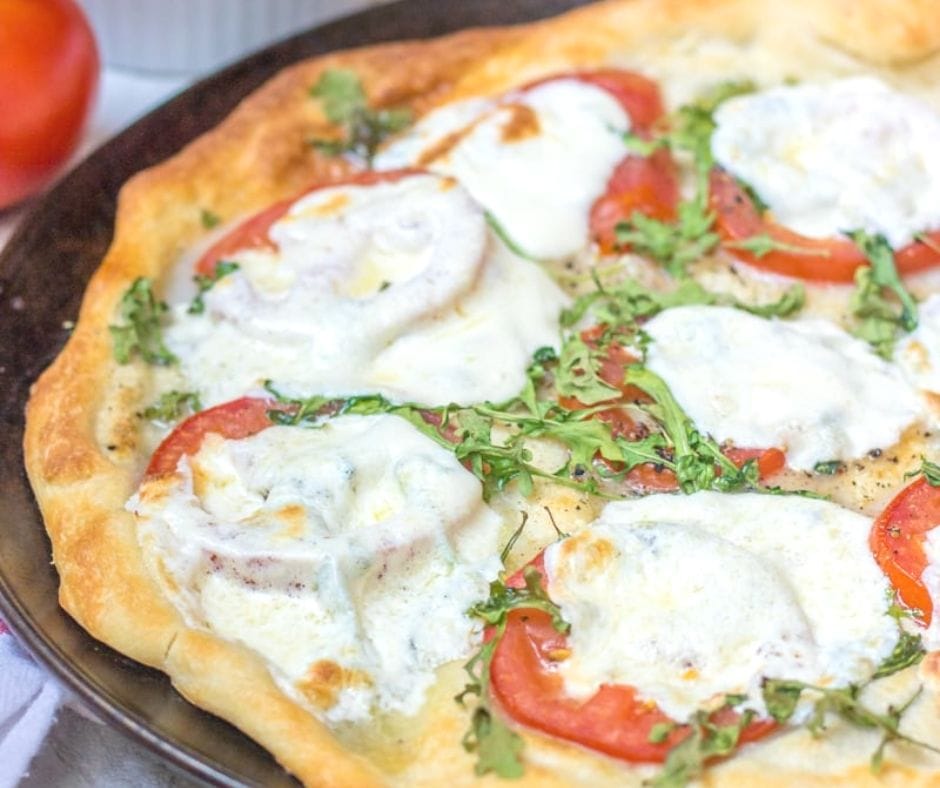 lejer Citron Rejsende Tomato Pizza with Fresh Mozzarella -- A Mind "Full" Mom