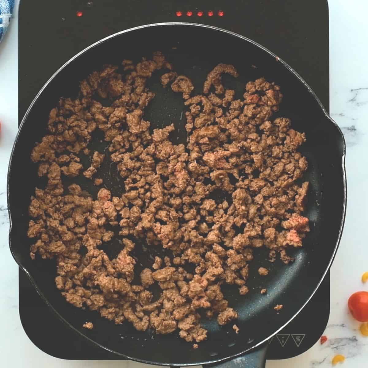 Ground beef in large nontick skillet. 