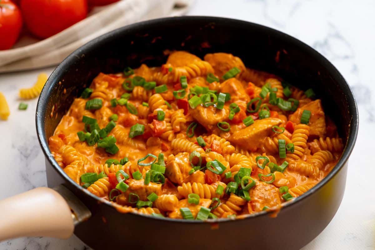 One Pot Cajun Pasta - Tornadough Alli