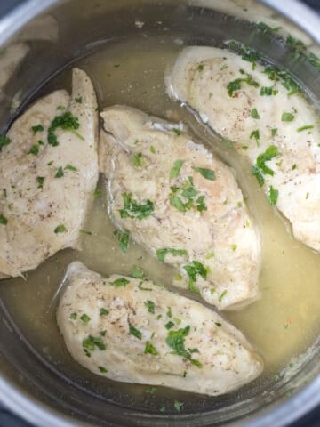 4 chicken breasts cooked inside instant pot.