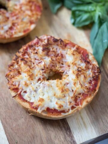 cropped-Air-Fryer-Bagel-Pizza.jpg