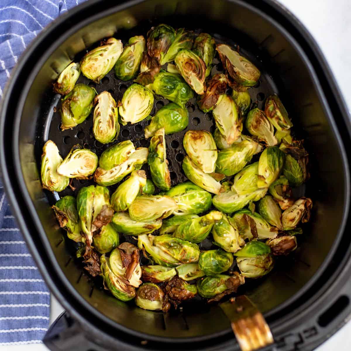 https://amindfullmom.com/wp-content/uploads/2021/10/Air-Fryer-Brussel-Sprouts.jpg