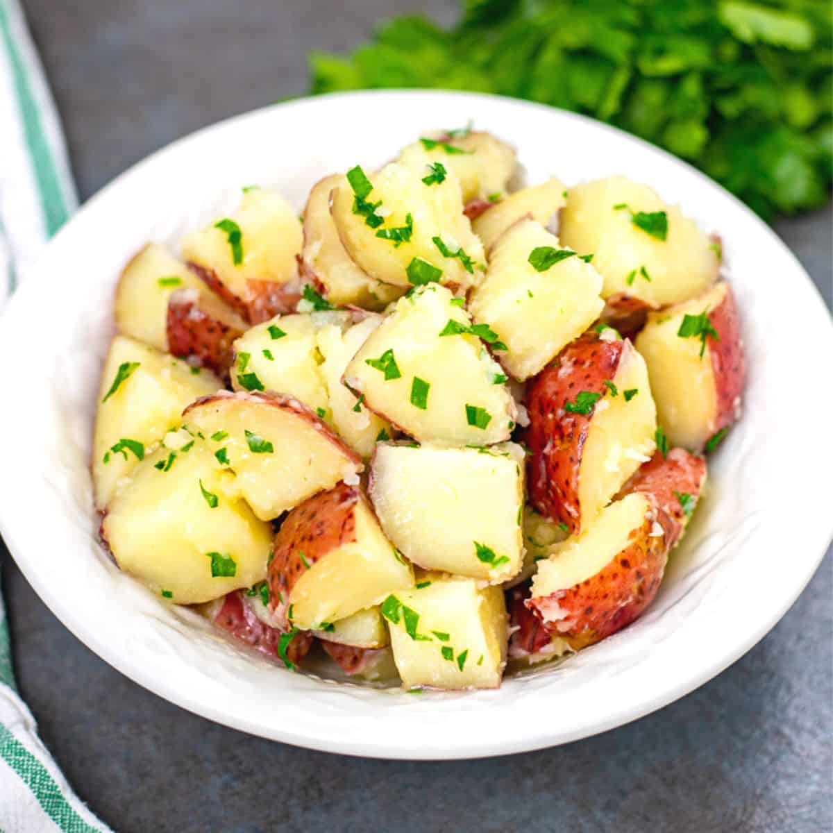 Easy Steamed Parsley New Potatoes - Great Eight Friends