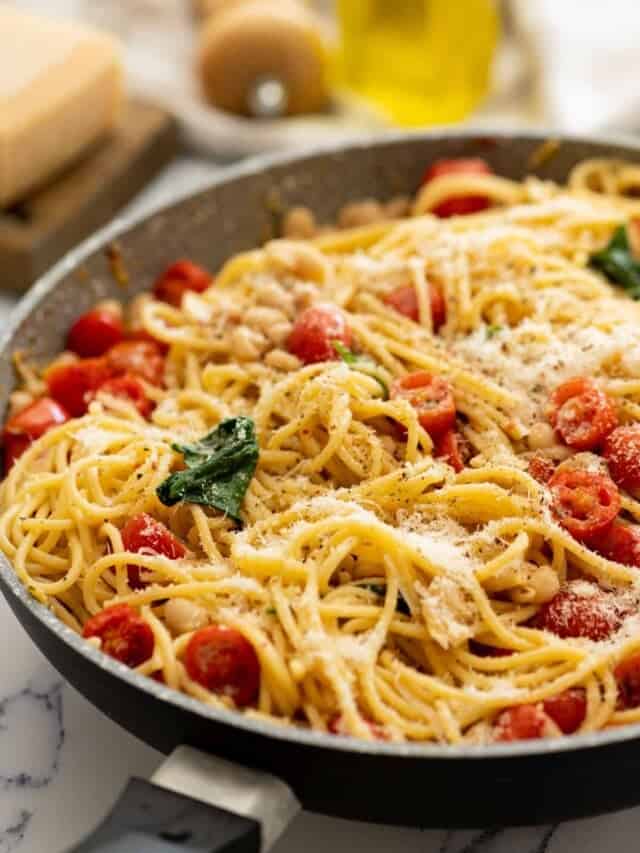 Easy White Bean Pasta with Tomatoes and Spinach