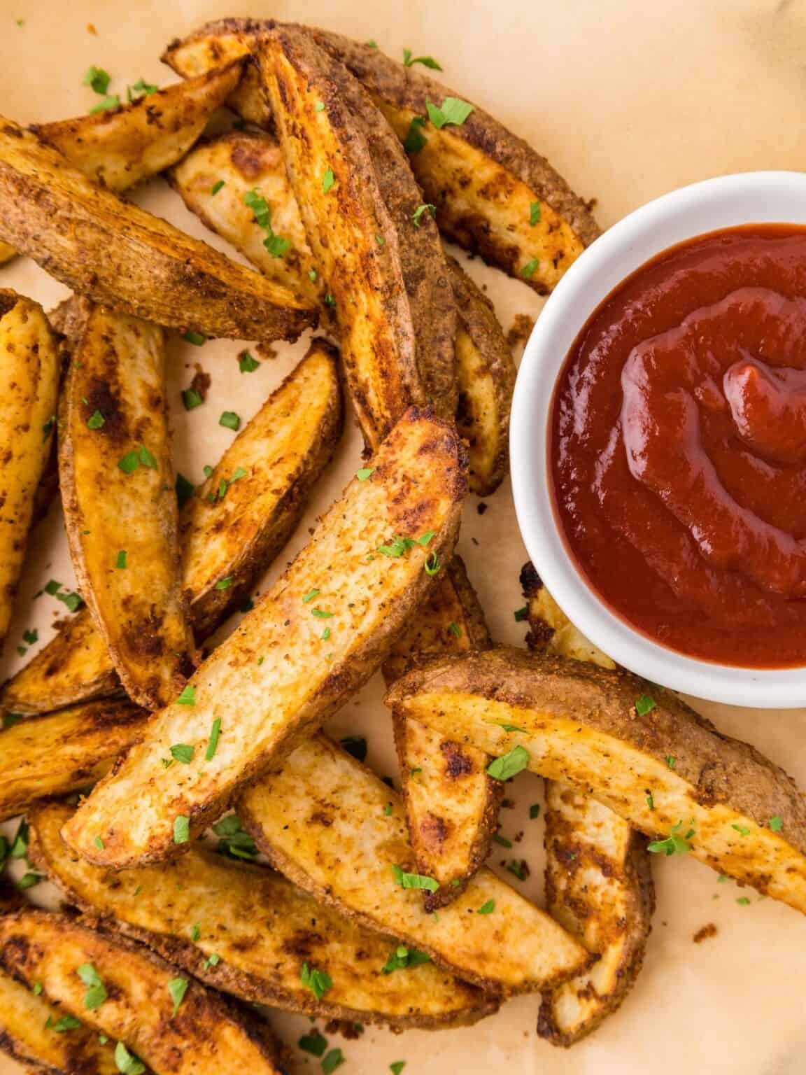 Crispy Baked Oven Fries - Easy & Low-Fat Homemade Fries
