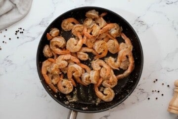 Sauteed shrimp in garlic and shallots.