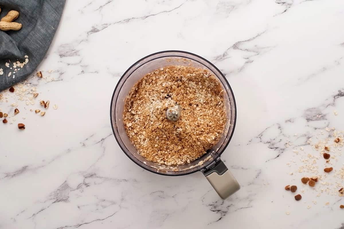Granola Bars with Dates and Oats Oats processed into date paste to form base of granola bars.